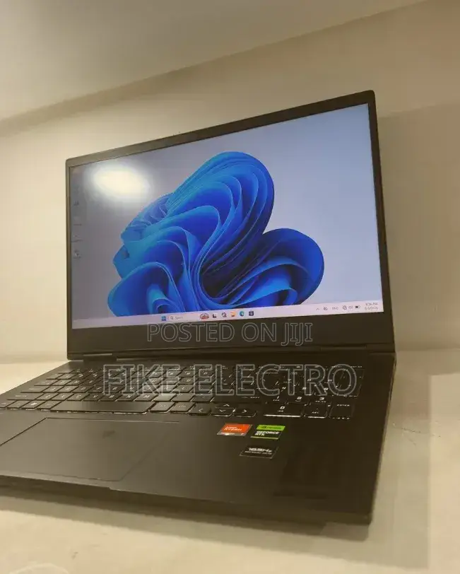 New Laptop HP Omen 15 16GB AMD Ryzen 7 SSD 512GB