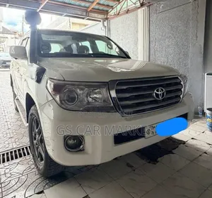 Toyota Land Cruiser 2012 White