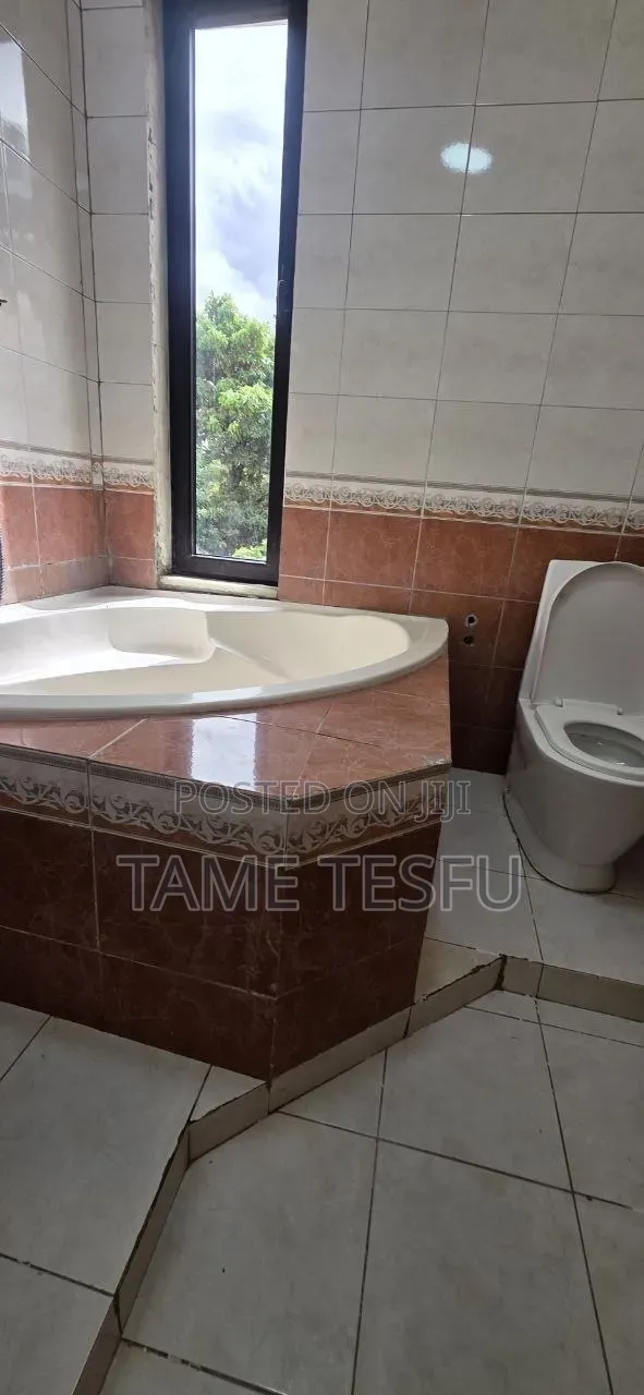 2bdrm House in ሀያት, Bole for sale