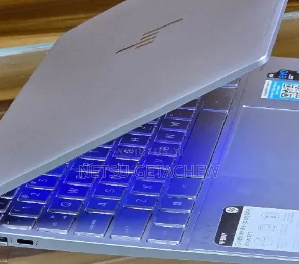 New Laptop HP Envy 14 8GB Intel Core i5 SSD 256GB
