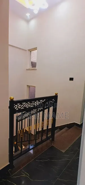 5bdrm House in Addis Abeba, Bole for sale