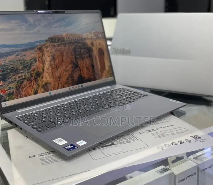 New Laptop Lenovo 16GB Intel Core Ultra 5 SSD 512GB