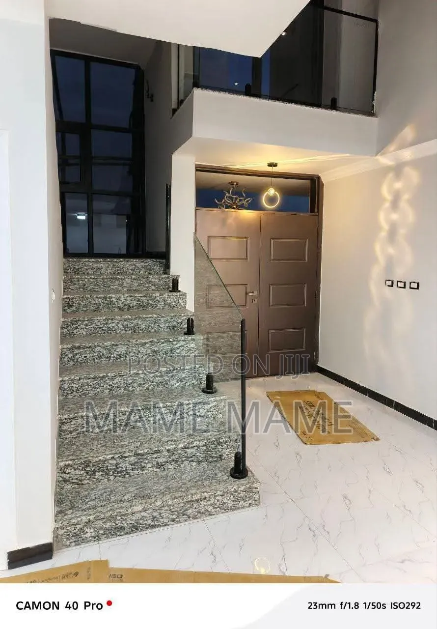 7bdrm House in Tafo Area, Bole for sale