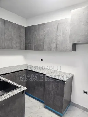5bdrm House in Addis Abeba, Bole for sale