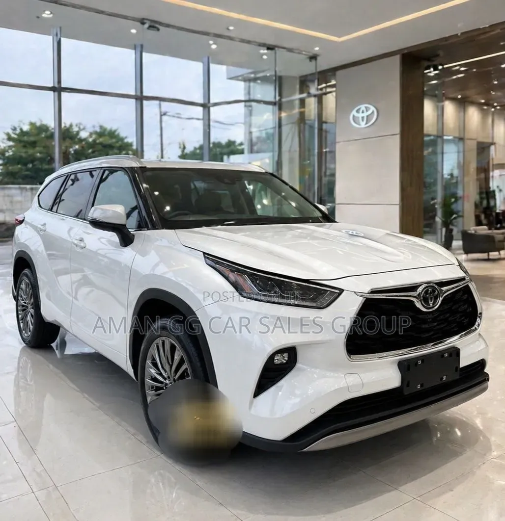 New Toyota Highlander Hybrid 2025 White