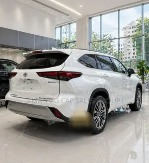 New Toyota Highlander Hybrid 2025 White