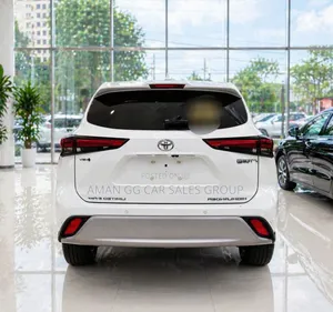 New Toyota Highlander Hybrid 2025 White