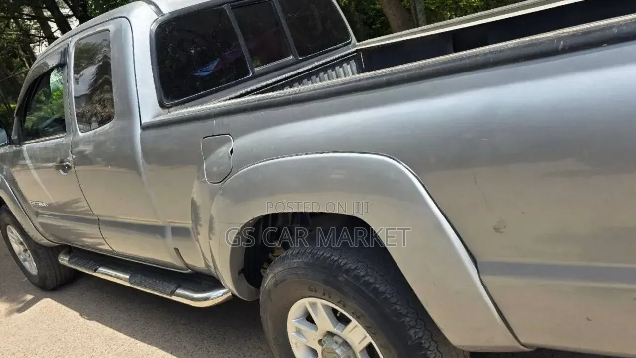 Toyota Tacoma 2012 Silver