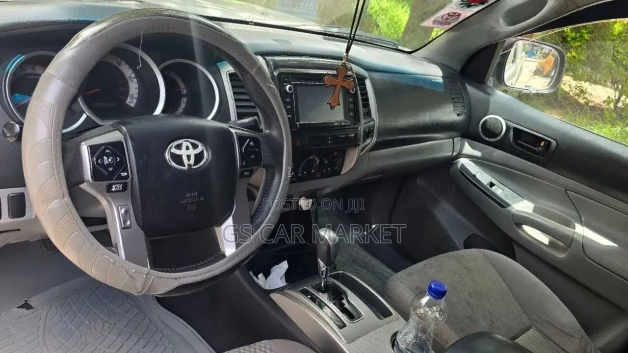 Toyota Tacoma 2012 Silver