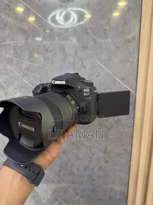 Canon Eos 90d With 18-135mm Usm Lens