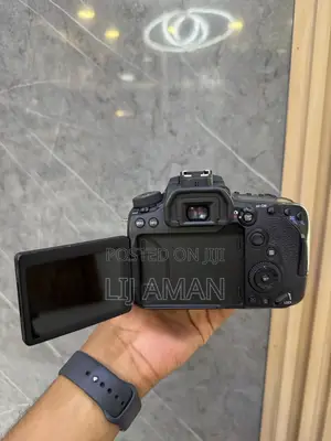 Canon Eos 90d With 18-135mm Usm Lens