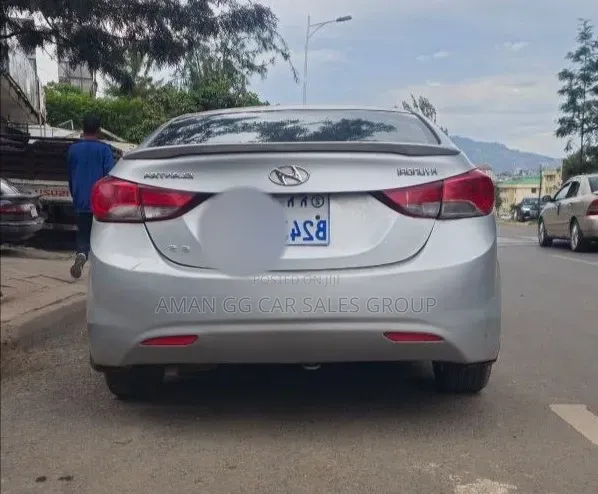 Hyundai Elantra 2013 Silver