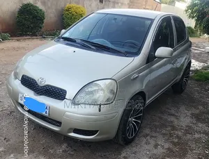 Toyota Vitz 2004 Gold