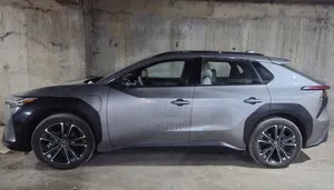 Toyota bZ4X 71.4 kWh FWD 2022 Gray