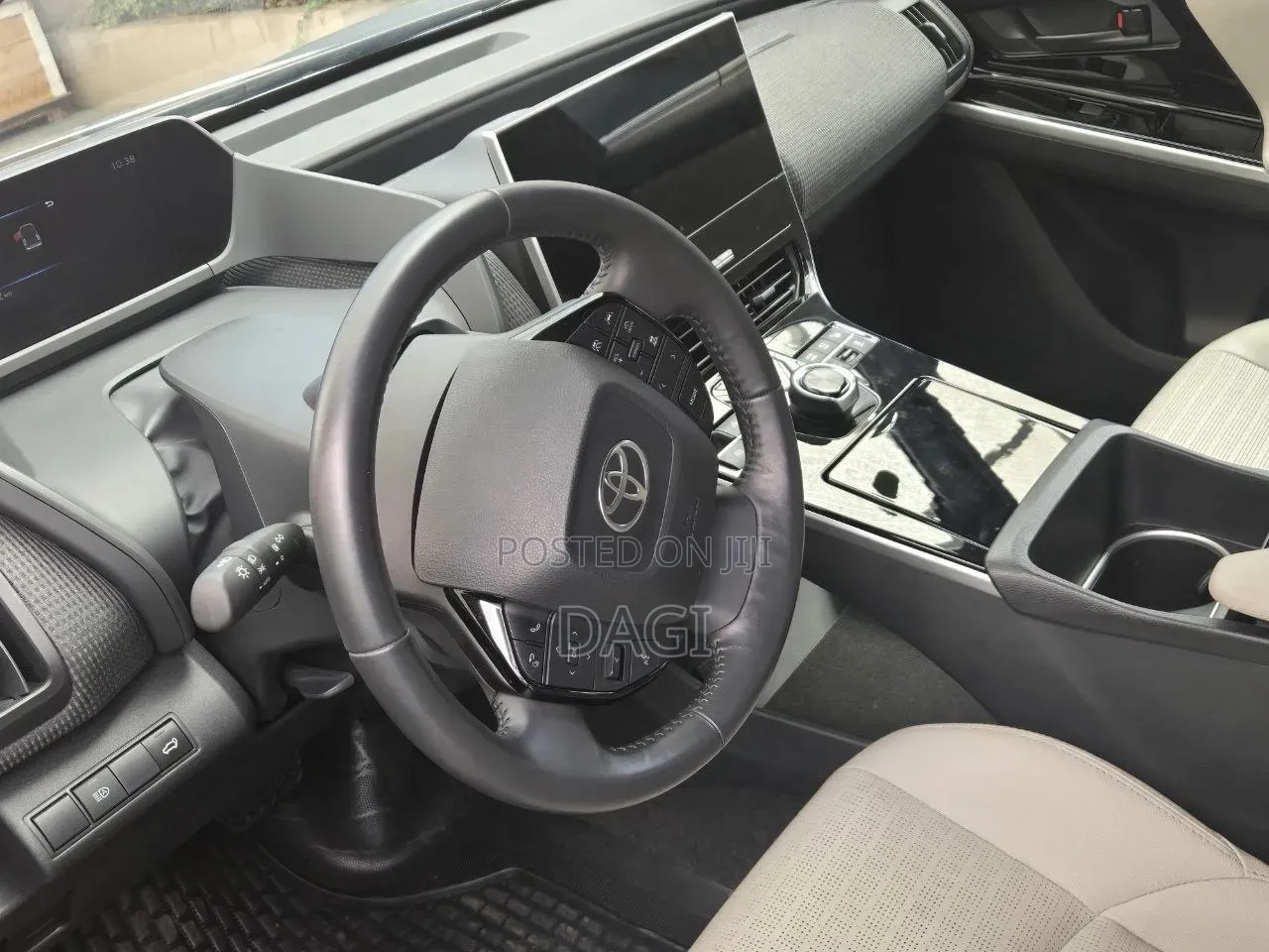 Toyota bZ4X 71.4 kWh FWD 2022 Gray
