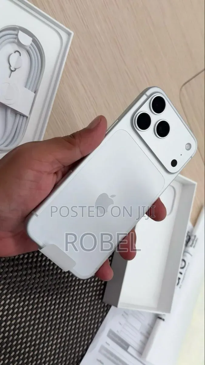 New Apple iPhone 17 Pro Max 256 GB White