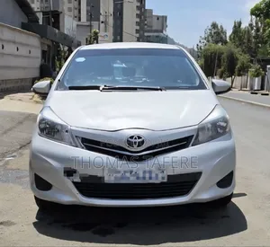 Toyota Yaris 2012 Silver