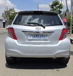 Toyota Yaris 2012 Silver