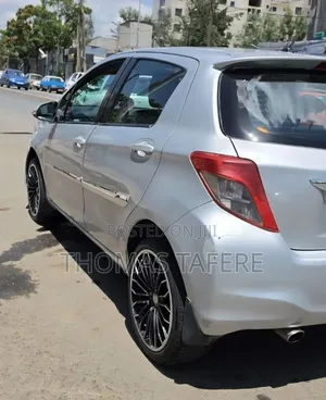 Toyota Yaris 2012 Silver