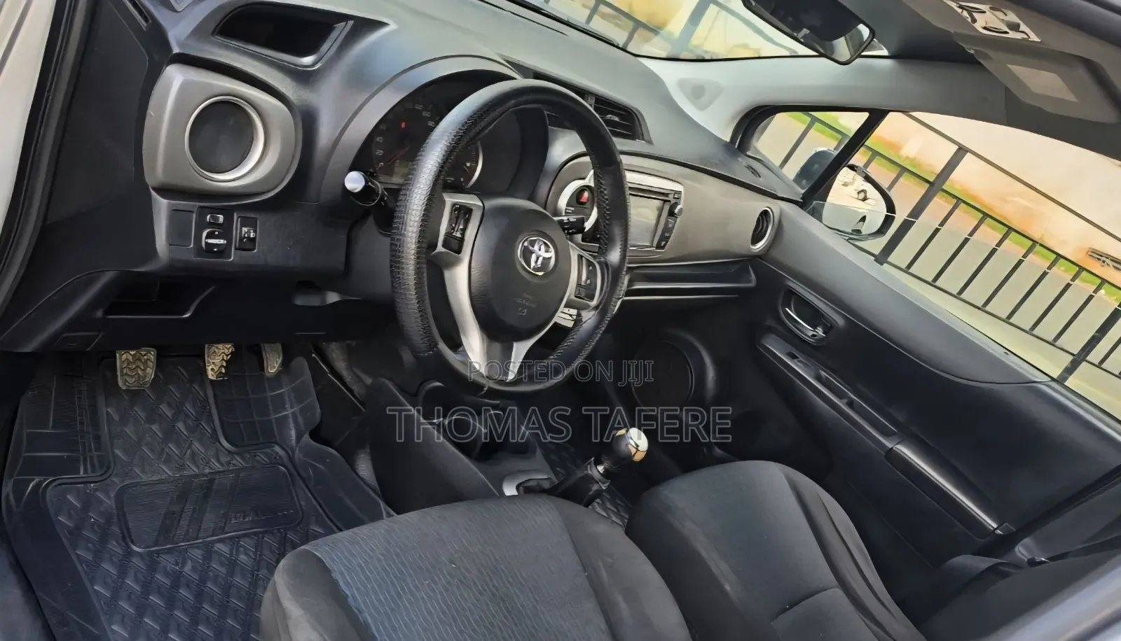 Toyota Yaris 2012 Silver