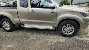 Toyota Hilux 2014 Purple