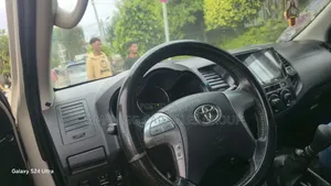 Toyota Hilux 2014 Purple