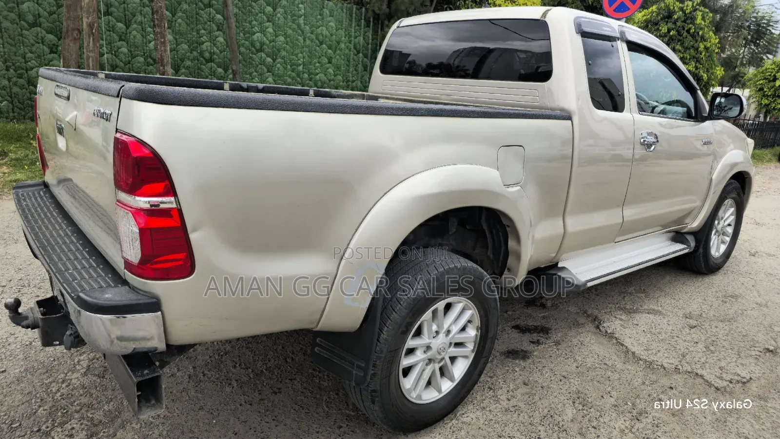Toyota Hilux 2014 Purple