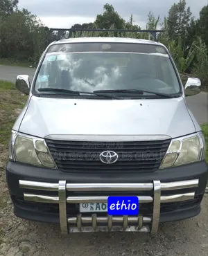 Toyota HiAce 1987 Silver