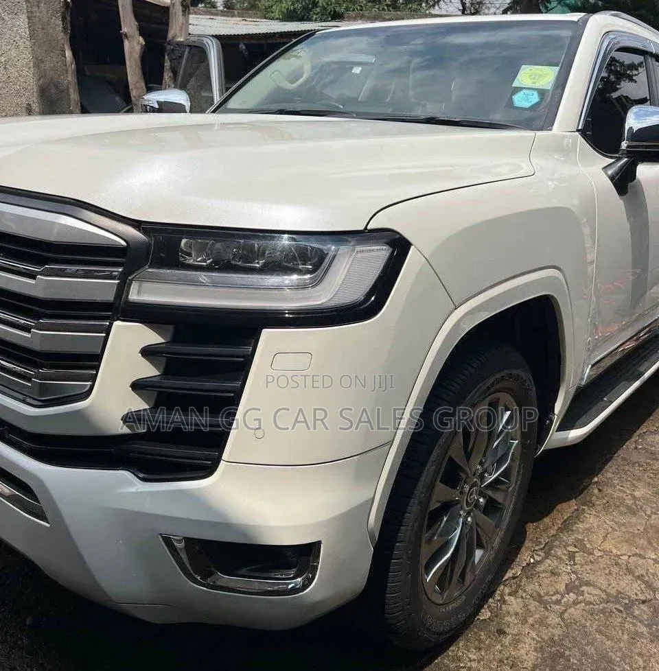 Toyota Land Cruiser 2022 White