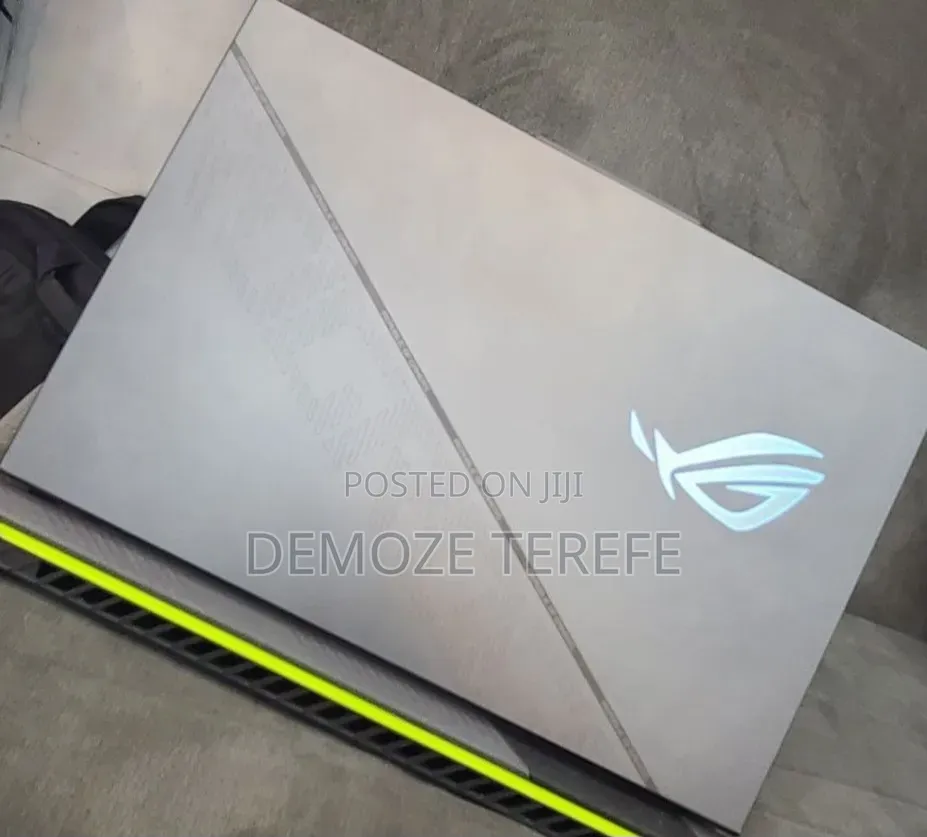New Laptop Asus ROG Strix G15 16GB Intel Core i9 SSD 1T