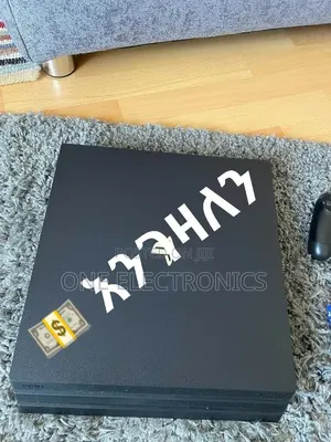 S/Used Ps4 Slim ,With Joysticks እገዛለሁ