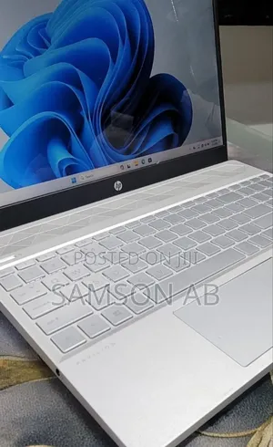 New Laptop HP Pavilion 15 8GB Intel Core i5 SSD 512GB