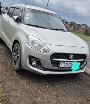 Suzuki Swift 2022 Silver