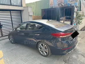 Hyundai Avante 2017 Blue