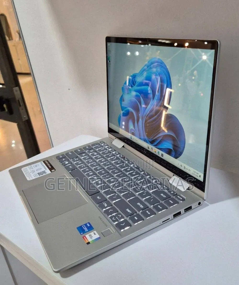 New Laptop HP Envy X360 8GB Intel Core i5 SSD 512GB