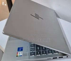 New Laptop HP Envy X360 8GB Intel Core i5 SSD 512GB
