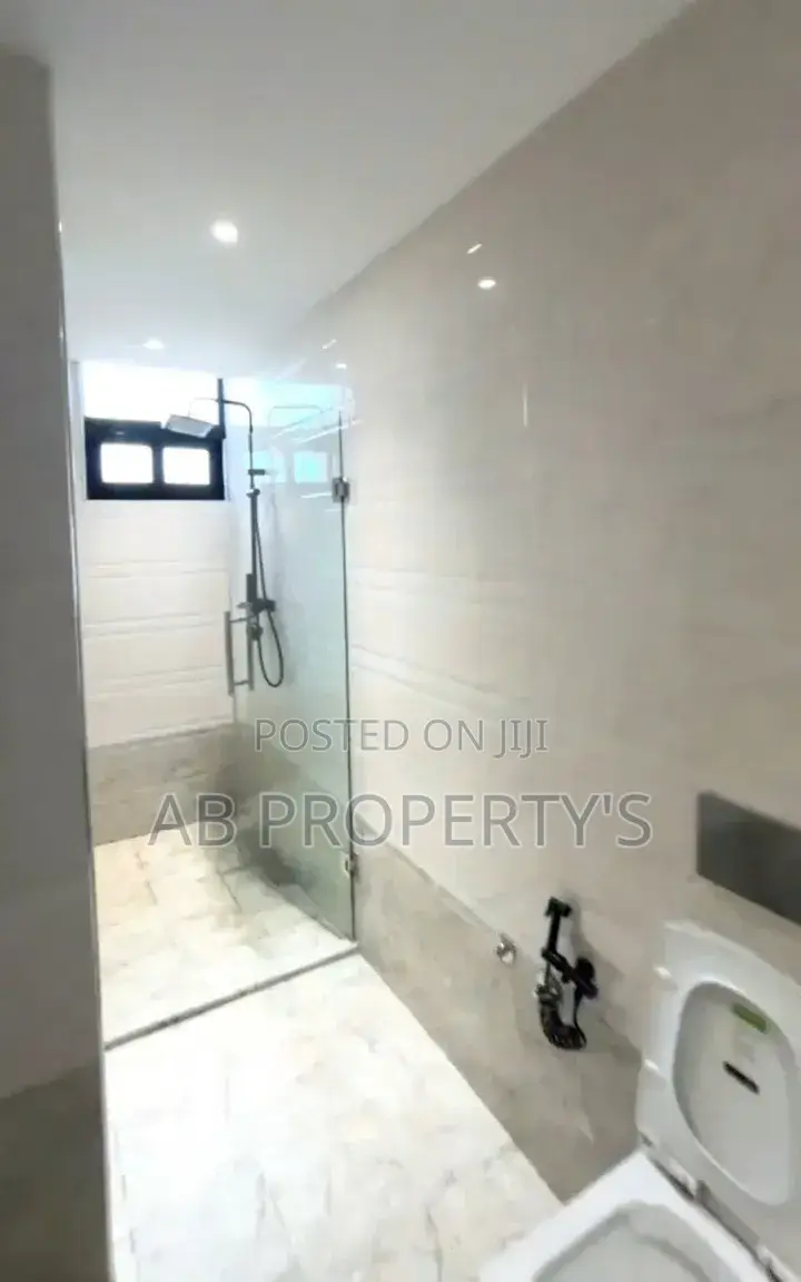 Furnished 3bdrm Apartment in Signal 22, Yeka for sale