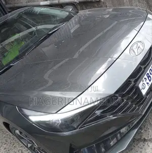 Hyundai Avante 2021 Black