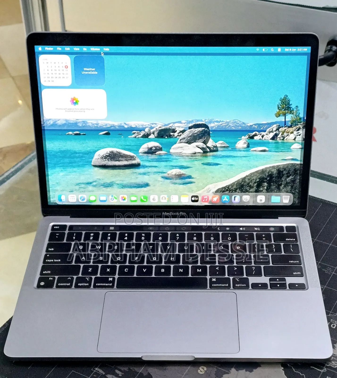 New Laptop Apple MacBook Pro 2022 M2 8GB Apple M2 SSD 512GB