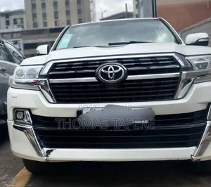 Toyota Land Cruiser 2010 White
