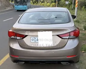 Hyundai Elantra 2014 Gold