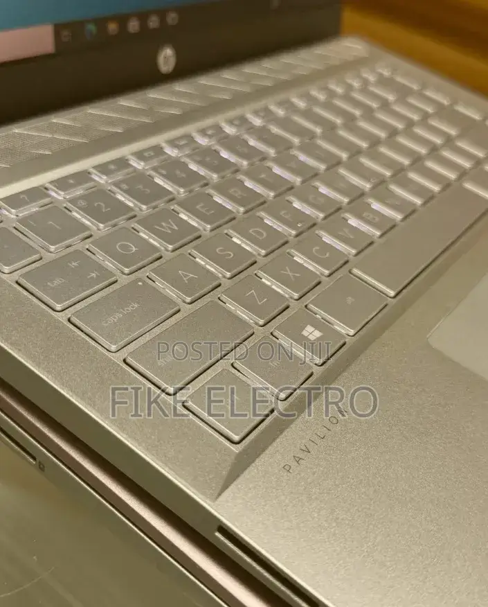 New Laptop HP Pavilion 11 16GB Intel Core i5 SSD 256GB