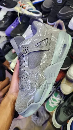 Air Jordan 4 Retro