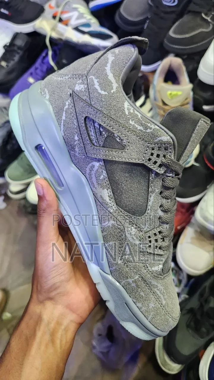 Air Jordan 4 Retro