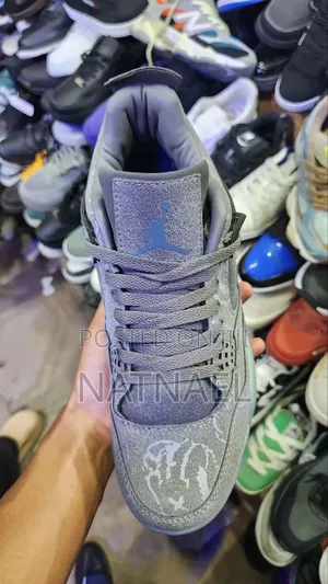 Air Jordan 4 Retro