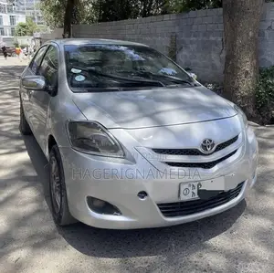 Toyota Belta 2007 Silver