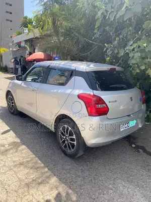 Suzuki Swift 2022 Silver