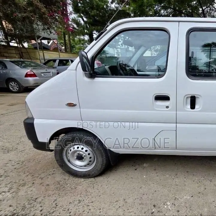 Suzuki Eeco 2024 White