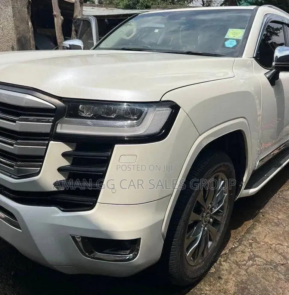 Toyota Land Cruiser 2022 White
