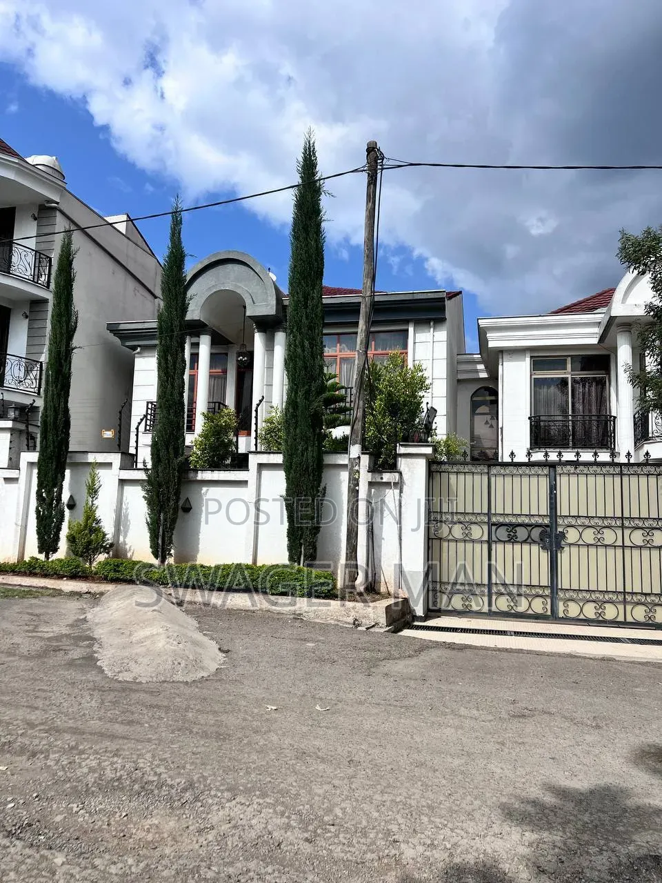 Furnished 7bdrm Townhouse/Terrace in Ayat Adisu Mender, Yeka for sale
